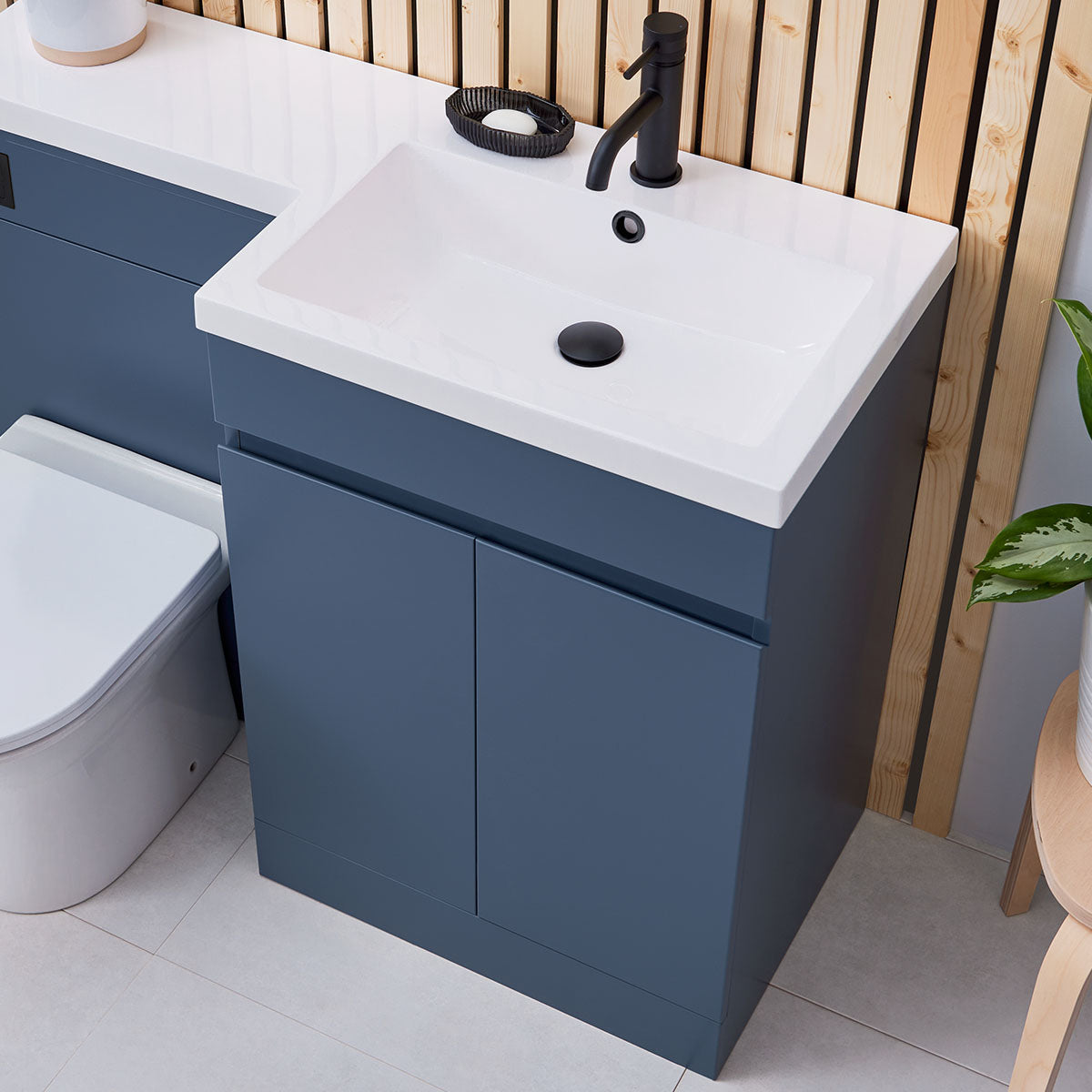 Scudo Matt Black Round Overflow Insert