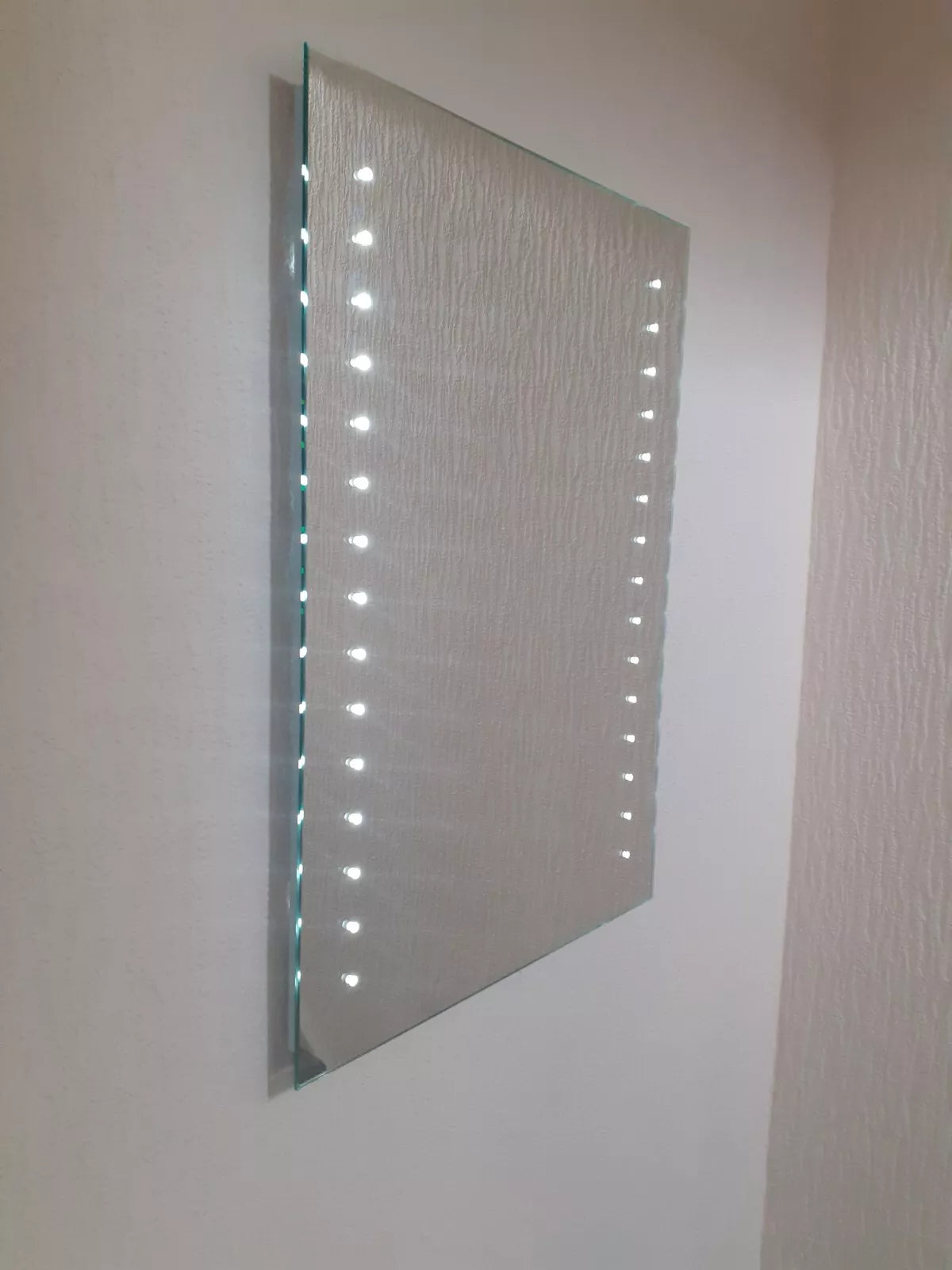 Battery Mirror LED Mirror with Press Switch (700 x 500mm)