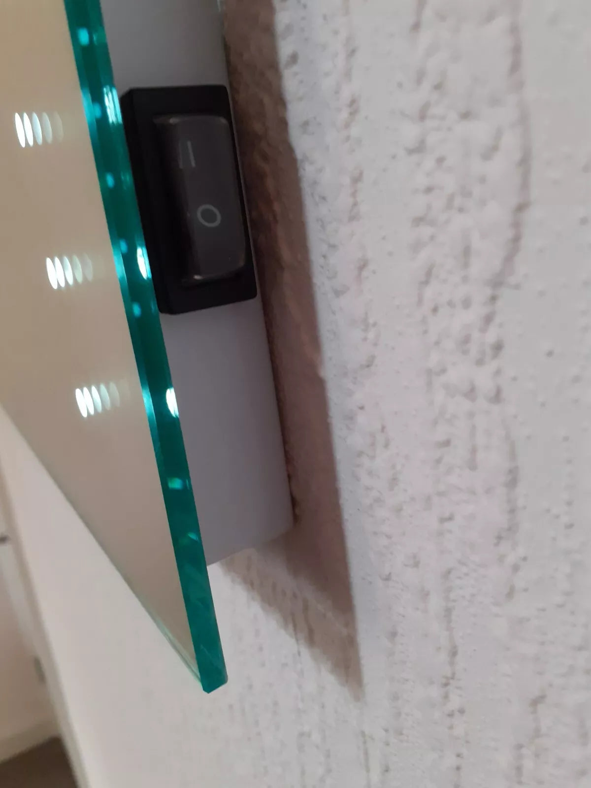 Battery Mirror LED Mirror with Press Switch (700 x 500mm)